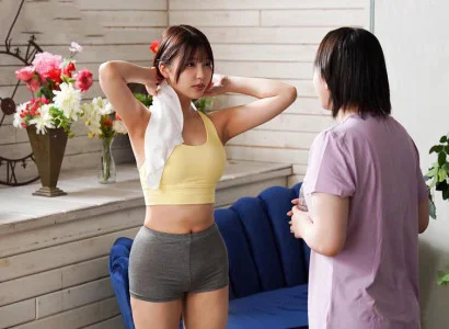 Cô nàng gợi cảm tập yoga buổi tối rồi bị chén